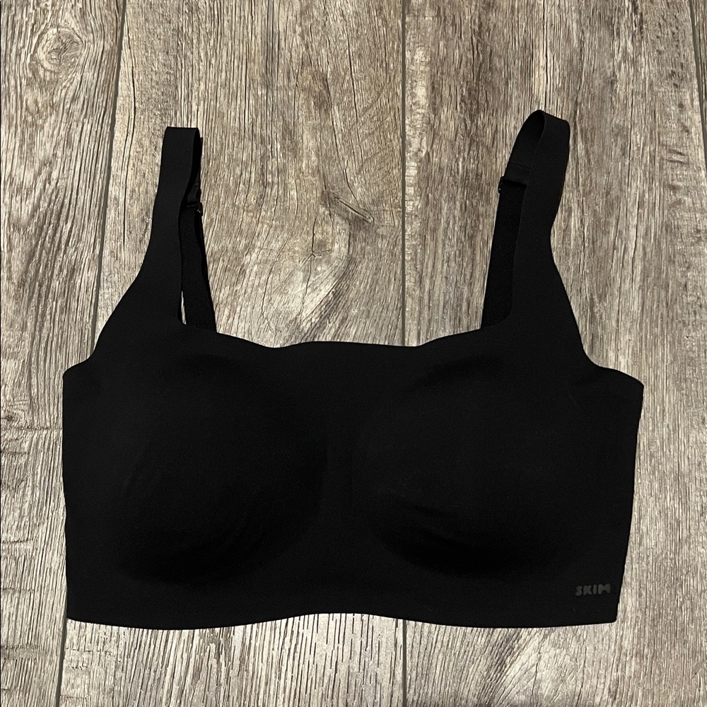 SKIMS NAKED BRA